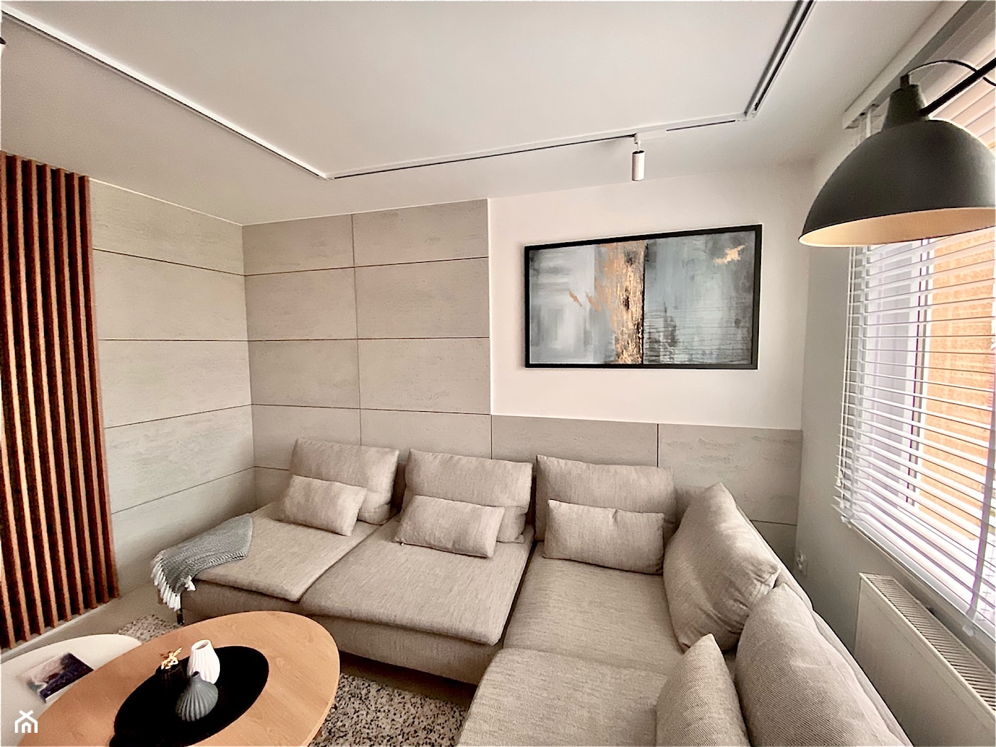 Beton architektoniczny w salonie - zdjęcie od Luxum - Homebook