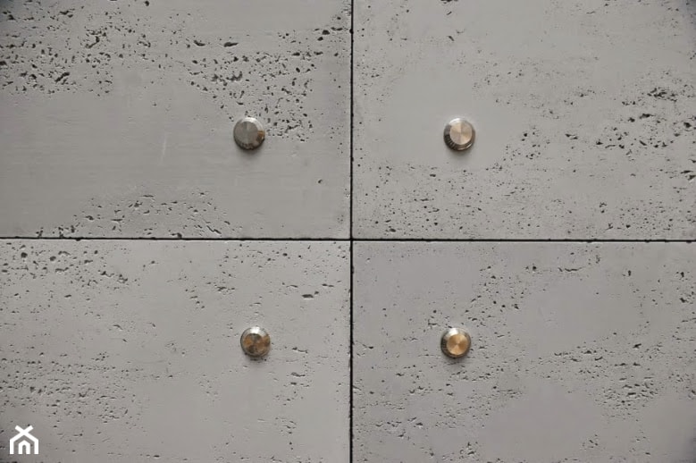 Płyta z betonu architektonicznego z ozdobnymi nakłądkami ze stali szlachetnej - zdjęcie od Luxum - Homebook
