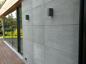 Doskonały efekt na elewacji z betonem architektonicznym Luxum Industrial.
Oryginalne płyty Luxum bez sztucznych włókien. Mrozoodporne, ogniotrwałe, UV odporne - zdjęcie od Luxum