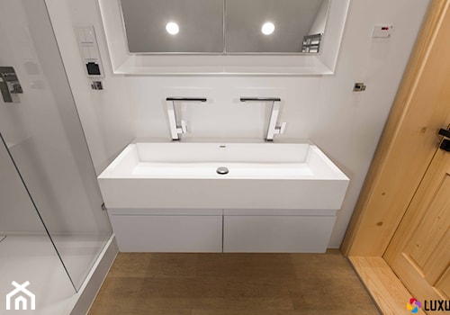 Aranżacja łazienki wykonanej przez firmę LUXUM - Mała łazienka, styl nowoczesny - zdjęcie od Luxum