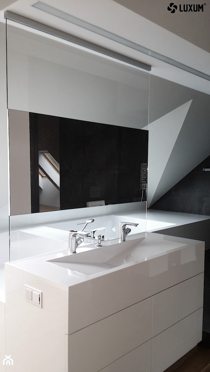 Nowoczesna zabudowa łazienkowa z kompozytu GFK LUXUM. - zdjęcie od Luxum