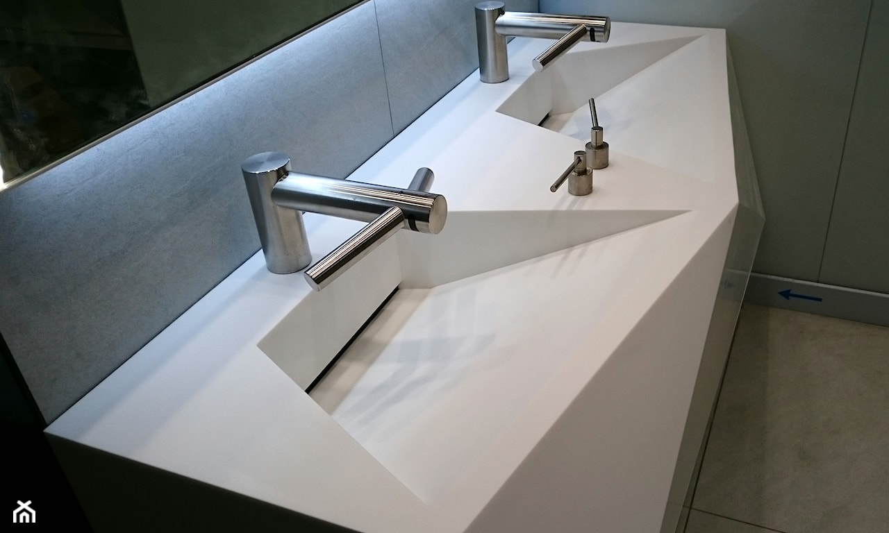 modna umywalka geometryczna, łazienka w stylu minimalistycznym