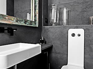 Łazienka z wykorzystaniem paneli betonowych 120 x 60 cm w kolorze antracytu. - zdjęcie od Luxum