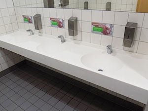 Umywalki wielostanowiskowe na wymiar - Nowe umywalki w IKEA Kraków - zdjęcie od Luxum