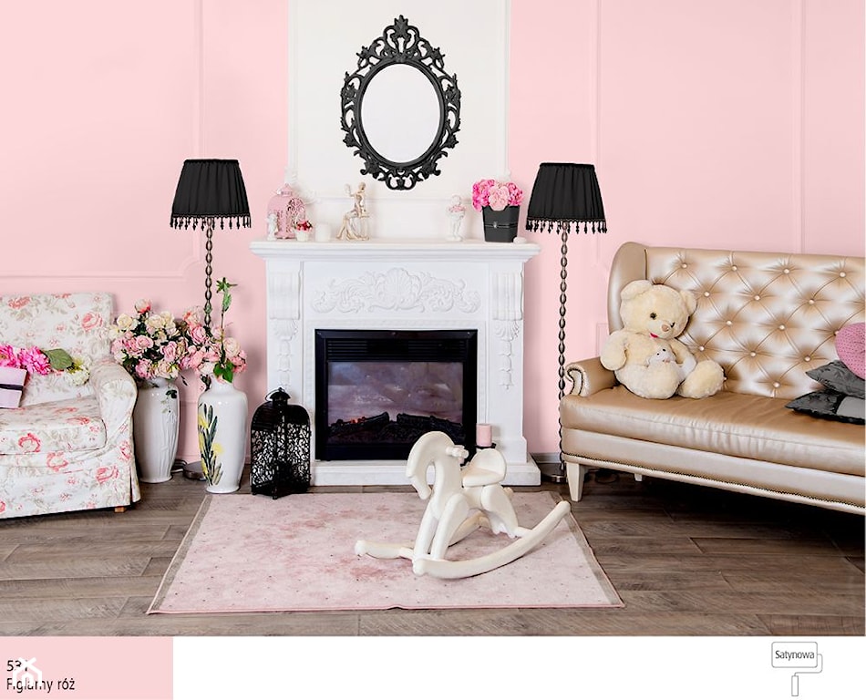 złota sofa, różowa ściana