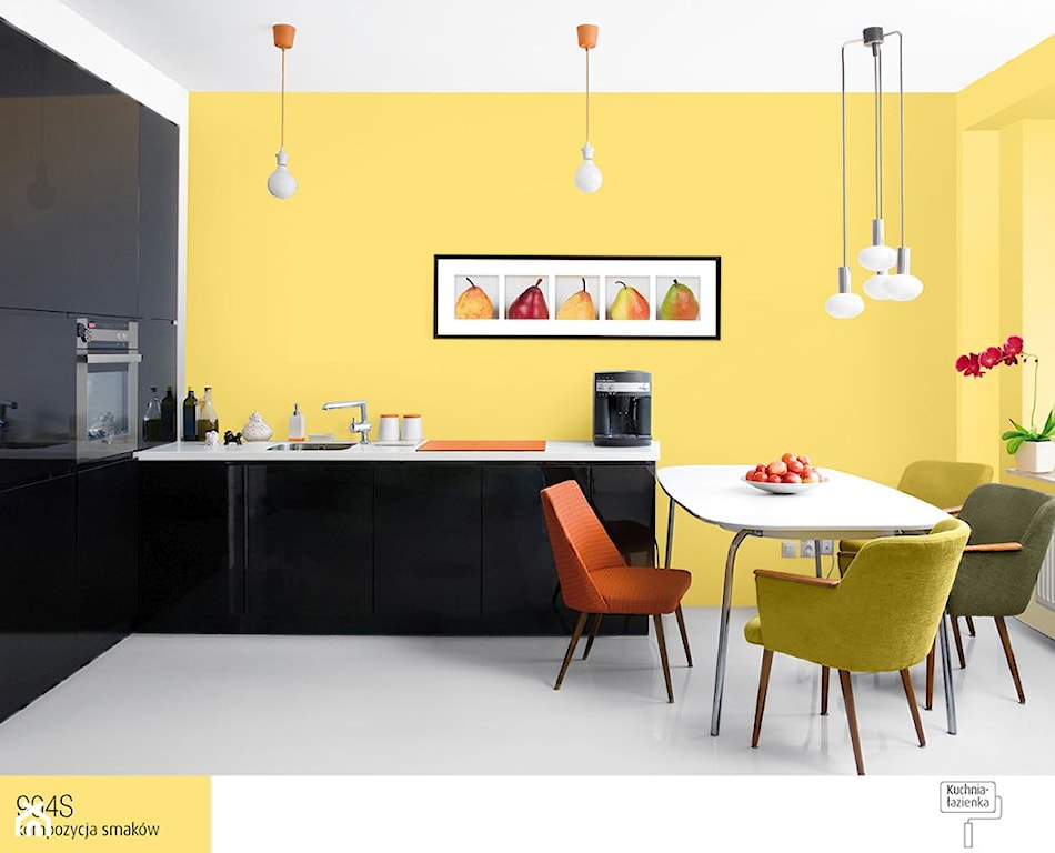 żółta kuchnia, kuchnia w stylu art-deco, fotele prl, żółte ściany, czarne szafki kuchenne