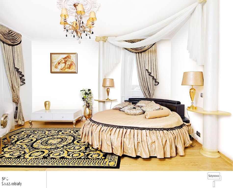złoto i biel w sypialni, klasyczne wnętrze, łóżko królowej