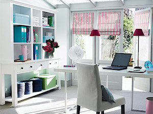 Średnie w osobnym pomieszczeniu białe biuro, styl tradycyjny - zdjęcie od Judyta