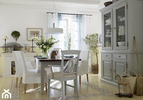 Średnia biała jadalnia jako osobne pomieszczenie, styl prowansalski - zdjęcie od Judyta