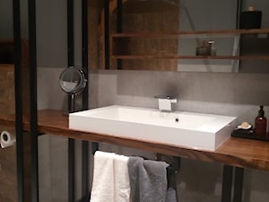 Łazienka - Mała bez okna z lustrem łazienka, styl industrialny - zdjęcie od behemot09