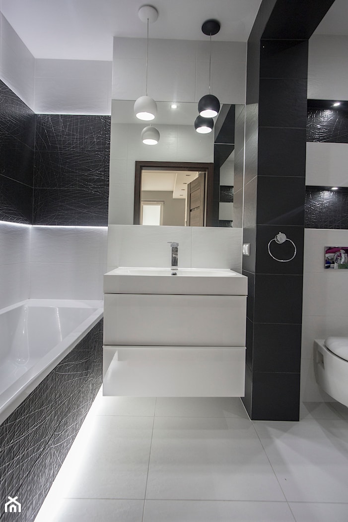 Aranżacja biało-czarnej łazienki, nowoczesna i elegancka. - zdjęcie od Maldekor Mariusz Gąsiorowski - Homebook
