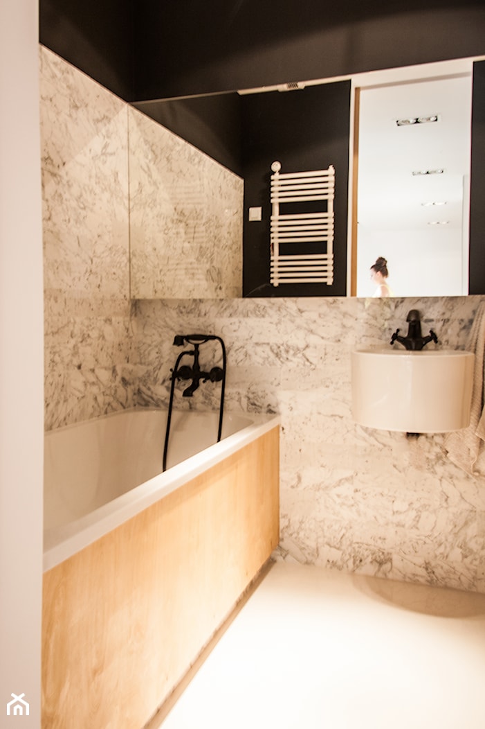 zwykłe materiały - niezwykłe zastosowanie - Mała bez okna łazienka, styl skandynawski - zdjęcie od KONZEPT Architekci - Homebook