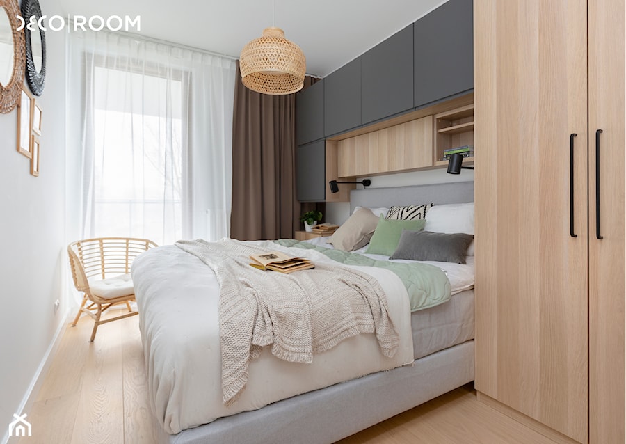 Mieszkanie w stylu modern vintage - Mała biała sypialnia, styl vintage - zdjęcie od Pracownia Architektury Wnętrz Decoroom