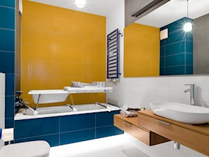 Turkusowo- żółta łazienka. - zdjęcie od Pracownia Architektury Wnętrz Decoroom