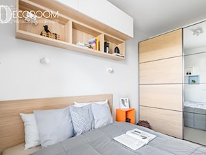SPOSÓB NA KAWALERKĘ - Sypialnia, styl nowoczesny - zdjęcie od Pracownia Architektury Wnętrz Decoroom