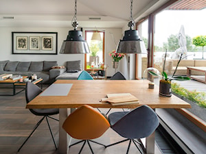 Sadyba 110 - Średnia biała jadalnia w salonie, styl nowoczesny - zdjęcie od Łukasz Milewski Architekt