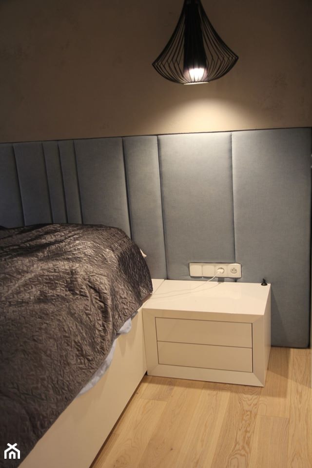 Monochromatyczny apartament 108m2 - Mała szara sypialnia, styl minimalistyczny - zdjęcie od Łukasz Milewski Architekt