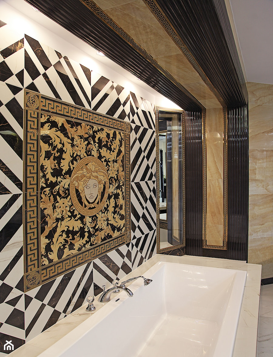 Projekt i realizacja łazienki pokazowej Gianni Versace CD - Łazienka, styl glamour - zdjęcie od Żurek Studio