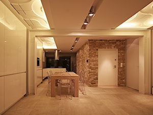 Przebudowa oraz projekt architektury wnętrz w domu jednorodzinnym - Duża czarna jadalnia w kuchni, styl nowoczesny - zdjęcie od Żurek Studio
