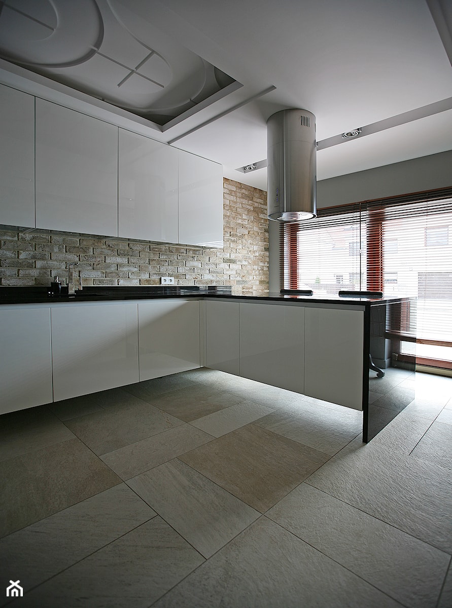 Przebudowa oraz projekt architektury wnętrz w domu jednorodzinnym - Kuchnia, styl nowoczesny - zdjęcie od Żurek Studio