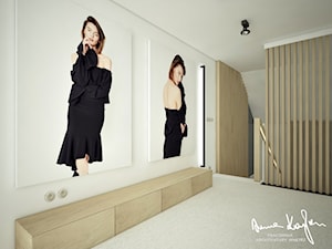 New Concept - Mała biała sypialnia, styl minimalistyczny - zdjęcie od Anna KarJan Pracownia architektury wnętrz