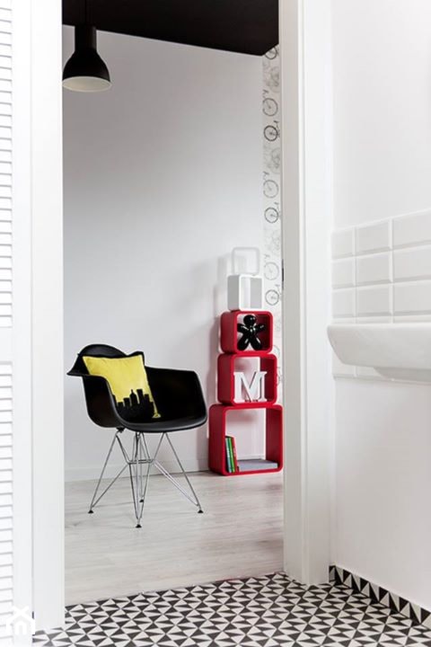 Wyjście z łazienki - zdjęcie od www.h-design.pl HOME DESIGN tylko dizajnerskie produkty i inspiracje - Homebook