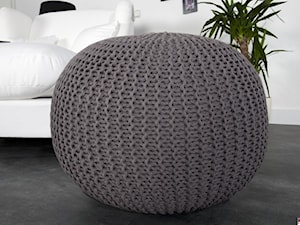 Siedzisko stołek pufa Knit szara 50 cm z dzianiny - zdjęcie od www.h-design.pl HOME DESIGN tylko dizajnerskie produkty i inspiracje