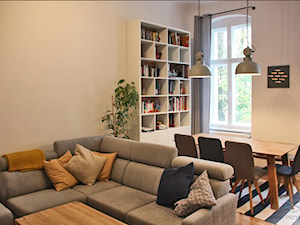 Apartament w Berlinie, salon z kuchnią.