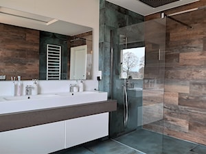 Łazienka z prysznicem typu walk-in - zdjęcie od "Wnętrza" Alicja Galewska