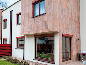 Domek jednorodzinny w miejscowości Wawer - Duże jednopiętrowe nowoczesne domy wielorodzinne murowane - zdjęcie od Sokółka Okna i Drzwi S.A.