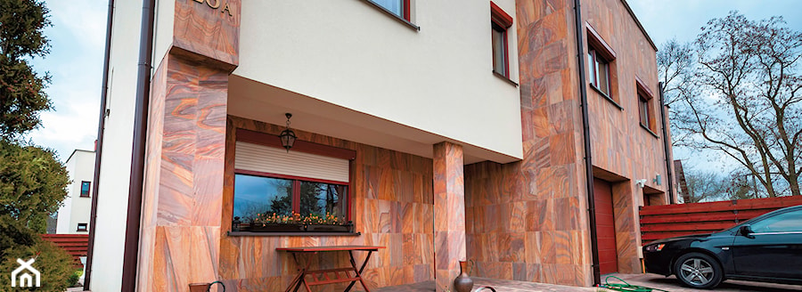 Domek jednorodzinny w miejscowości Wawer - Średnie jednopiętrowe domy jednorodzinne murowane - zdjęcie od Sokółka Okna i Drzwi S.A.