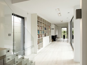 dom w Mikołowie - Hol / przedpokój, styl minimalistyczny - zdjęcie od Studio BDB  architektura wnętrz