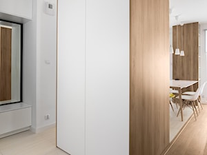 Mieszkanie M&M - Średni biały hol / przedpokój, styl minimalistyczny - zdjęcie od 081 architekci