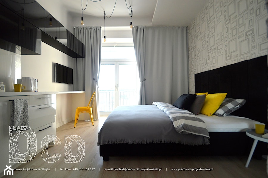 Duża biała szara z biurkiem sypialnia, styl nowoczesny - zdjęcie od =mlamp.pl= | rozświetlamy wnętrza