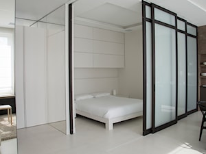 Zabudowa sypialni w przestrzeni open space - zdjęcie od STUDIO.O. organic design