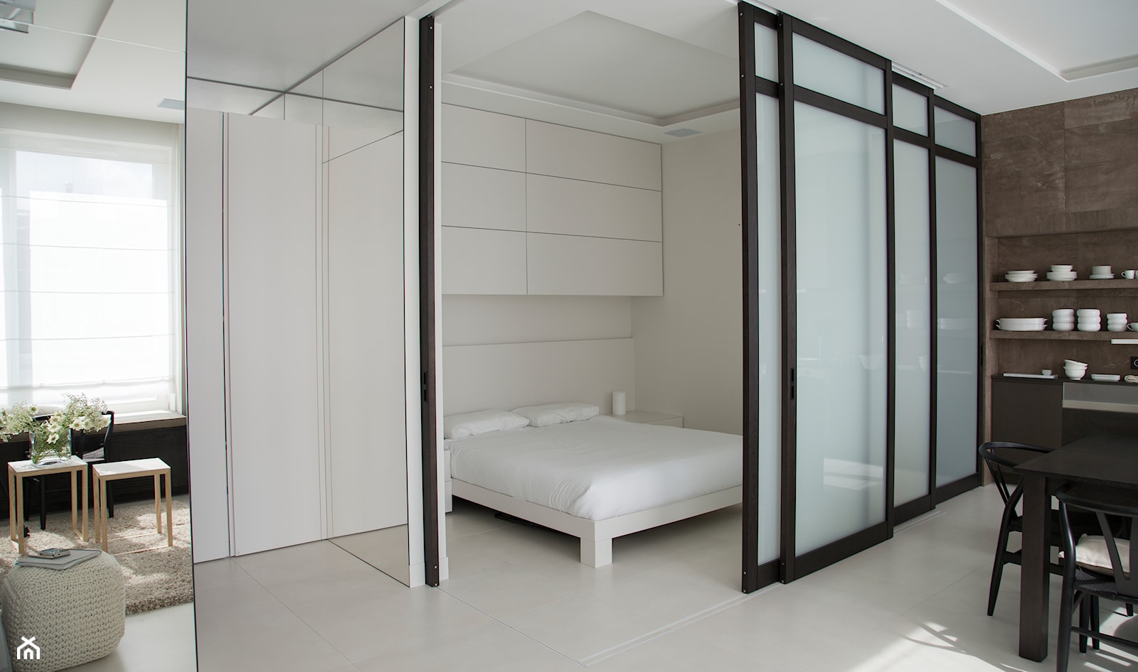 Zabudowa sypialni w przestrzeni open space - zdjęcie od STUDIO.O. organic design - Homebook