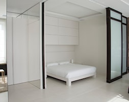 Zabudowa sypialni w przestrzeni open space - zdjęcie od STUDIO.O. organic design - Homebook