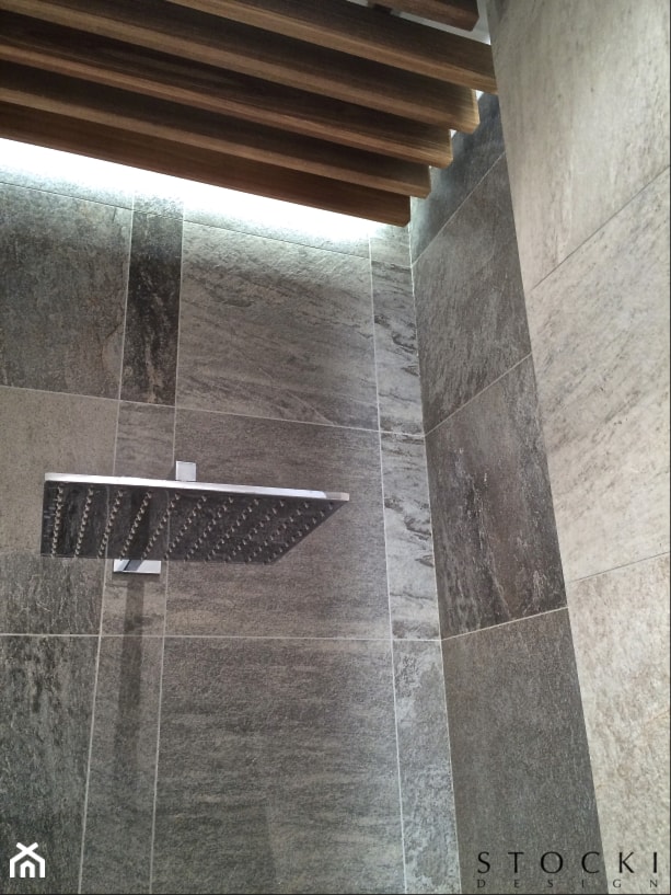 Penthouse Wilanów - detal sufitu w łazience - zdjęcie od Stocki Design