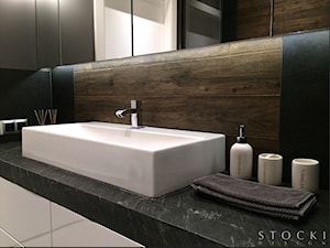 Penthouse Wilanów - łazienka gościnna - zdjęcie od Stocki Design