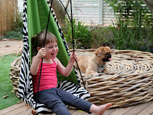 Nowoczesne huśtawki do pokoju dziecka. - zdjęcie od KiddyFave.com