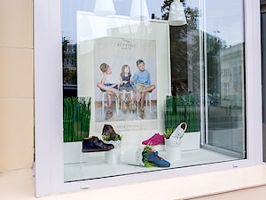 Sklep z obuwiem dla dzieci - Wnętrza publiczne - zdjęcie od Renee's Interior Design