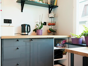 Urocza mikrokuchnia w duchu upcyclingu - Kuchnia, styl nowoczesny - zdjęcie od Renee's Interior Design