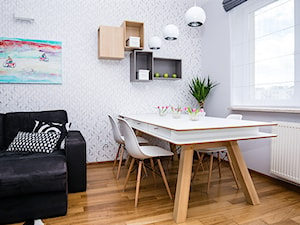 Metamorfoza dużego pokoju i przedpokoju-Bemowo - Mała szara jadalnia w salonie, styl nowoczesny - zdjęcie od Renee's Interior Design