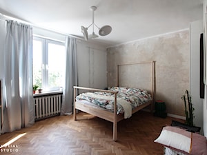 Eklektyczne śródmieście we Wrocław - Średnia biała sypialnia, styl nowoczesny - zdjęcie od Musiał Studio