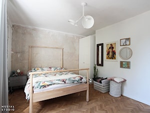 Eklektyczne śródmieście we Wrocław - Duża beżowa biała sypialnia, styl nowoczesny - zdjęcie od Musiał Studio