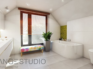 Dom w Bielsku-Białej - Duża na poddaszu jako pokój kąpielowy z dwoma umywalkami z punktowym oświetleniem łazienka z oknem, styl nowoczesny - zdjęcie od ORANGE STUDIO