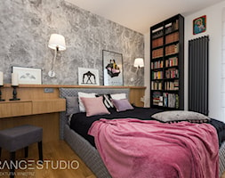 Apartament "Wilga Park", Kraków - Średnia biała szara z biurkiem sypialnia, styl nowoczesny - zdjęcie od ORANGE STUDIO - Homebook