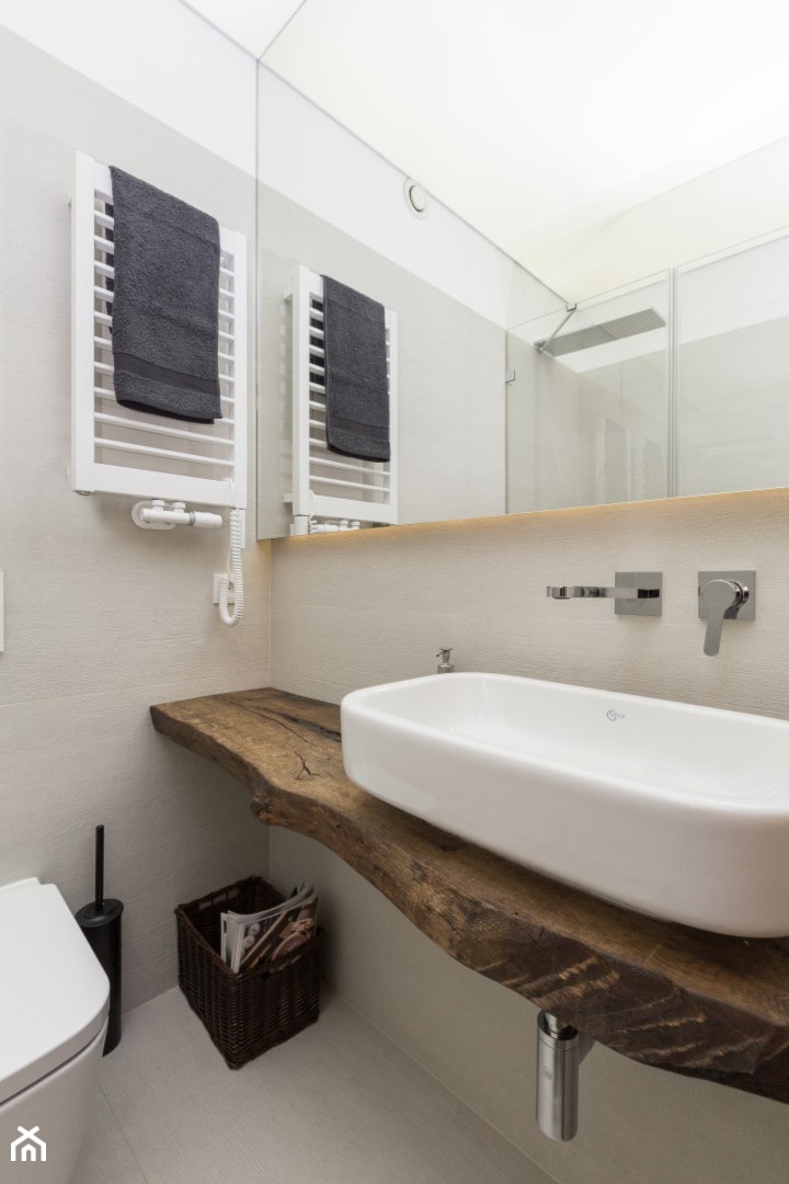 Dom w Jaworznie - Mała bez okna z lustrem łazienka, styl nowoczesny - zdjęcie od ORANGE STUDIO