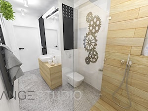 Waska łazienka z duzą kabiną prysznicową - zdjęcie od ORANGE STUDIO