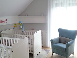 Pokoje dziecięce: Słodki pokój bliźniaczek - Pokój dziecka, styl skandynawski - zdjęcie od ORANGE STUDIO